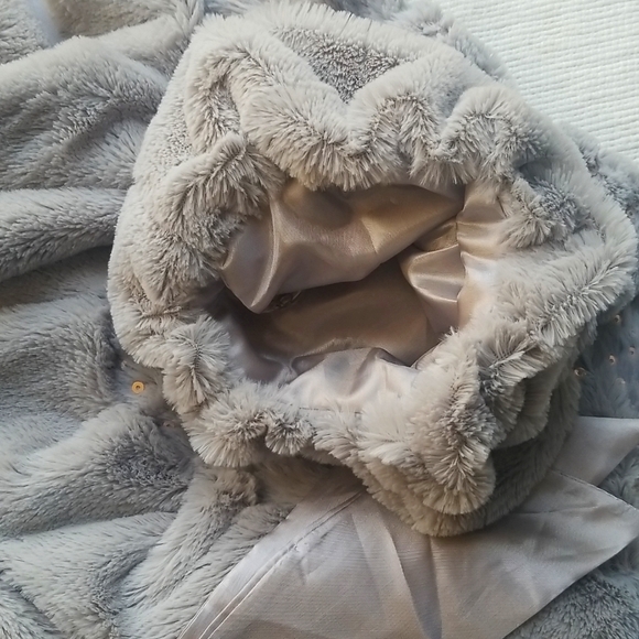 Faux Fur Sparkled Crop Jacket - Picture 3 of 4